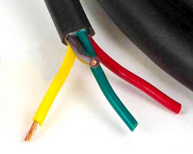 Câble de remorque 4 fils Voltflex avec connecteur Plusieurs longueurs -  Pièces de remorques